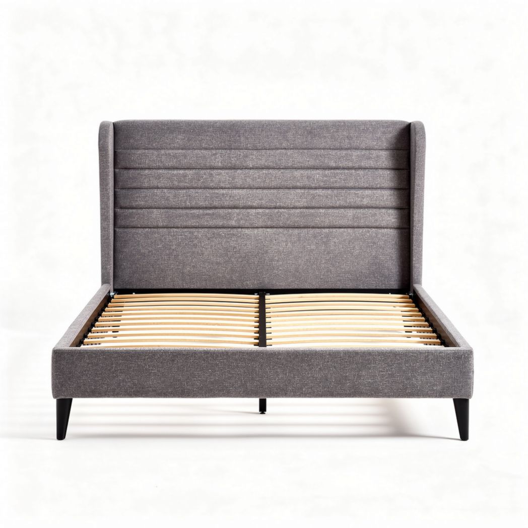 Letto matrimoniale in tessuto grigio con doghe in legno 200 x 160 x 100cm